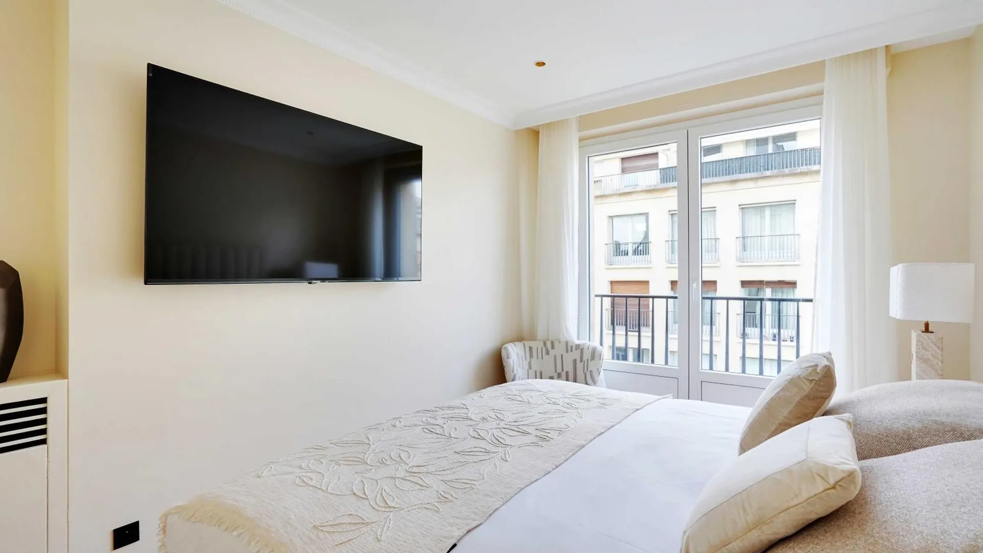 Luxurious Apartment - 2Br- 6P Eiffel Tower View 巴黎