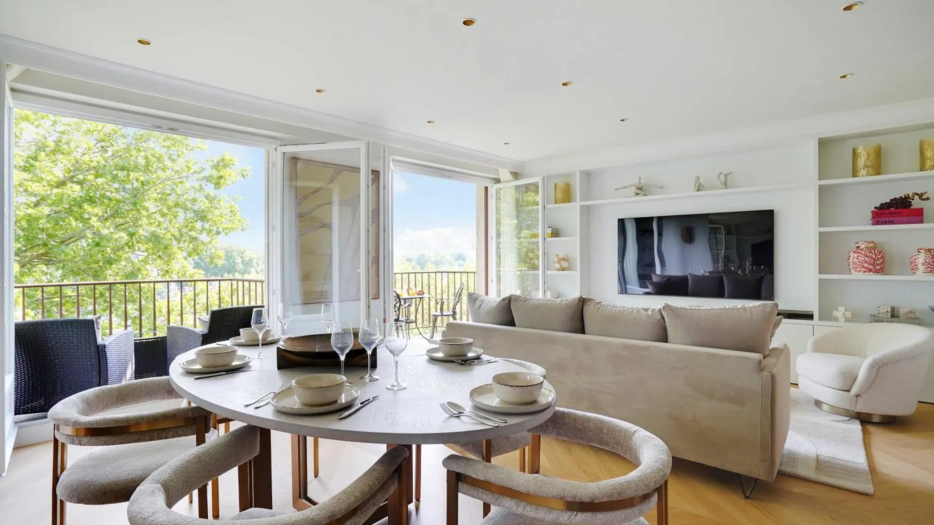 Luxurious Apartment - 2Br- 6P Eiffel Tower View Paris