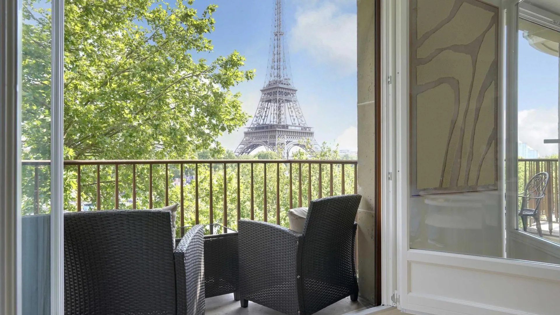 Luxurious Apartment - 2Br- 6P Eiffel Tower View Paris